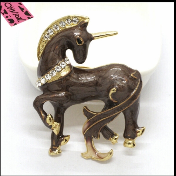 Betsey Johnson Unicorn Brooch - Picture 1 of 3